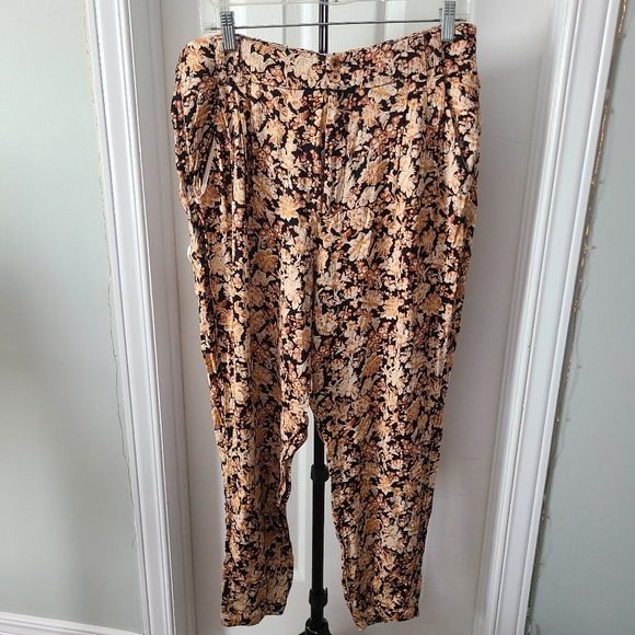 Anthropologie floral trouser/joggers - Picture 4 of 8